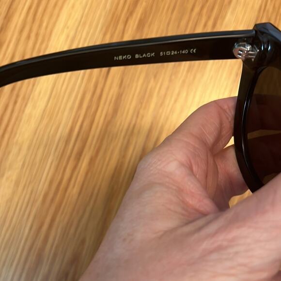 Monokei Eyewear Cat Eye Sunglasses - Picture 4 of 5